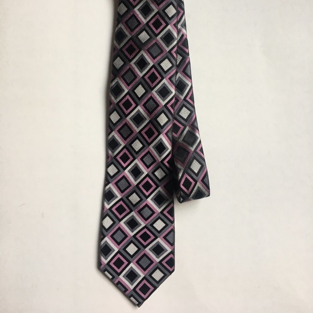 Michael Kors Gray Pink Black White 100% Silk Tie